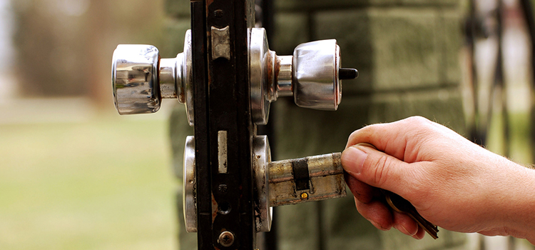 front door latch repair Madera